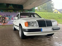 Weiß Gebraucht 1986 Mercedes E250 Kombi | 10.450 €