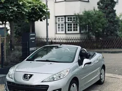 Silber Gebraucht 2011 Peugeot 207 CC Cabrio | 5.900 € (Etwas zu teuer)