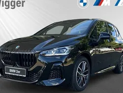 Schwarz Gebraucht 2024 BMW 218 Luxury Line Kombi | 42.900 €