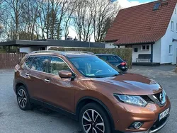 Orange Gebraucht 2016 Nissan X-Trail Tekna SUV | 15.900 € (Fairer Preis)