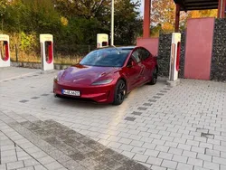 Rot Gebraucht 2024 Tesla Model 3 Performance Limousine | 52.999 €