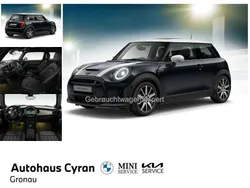 enigmatic black (metallic) Gebraucht 2024 Mini Cooper Kleinwagen | 23.750 €