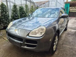 Grau Gebraucht 2005 Porsche Cayenne SUV | 5.500 € (Superpreis)