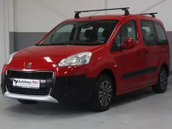 Rot Gebraucht 2012 Peugeot Partner Tepee Active Van / Kleinbus | 9.990 €