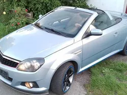 Blau Gebraucht 2006 Opel Tigra Cabrio | 2.700 €