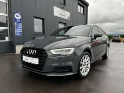 Grau Gebraucht 2019 Audi A3 Sportback Design Kombi | 19.990 € (Fairer Preis)