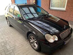 Schwarz Gebraucht 2006 Mercedes C220 Avantgarde Limousine | 1.450 € (Superpreis)