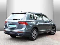 Grau Gebraucht 2022 VW Tiguan Allspace Life SUV | 29.499 € (Fairer Preis)