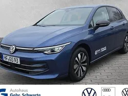 Blau Gebraucht 2025 VW Golf VIII Goal Limousine | 34.140 € (Superpreis)