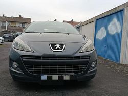 Grau Gebraucht 2012 Peugeot 207 Forever Limousine | 2.999 € (Etwas zu teuer)