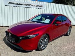 Rot Neu 2025 Mazda 3 Exclusive-Line Limousine | 29.250 €