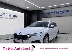 Weiss Gebraucht 2023 Skoda Octavia Style Kombi | 23.222 € (Guter Preis)