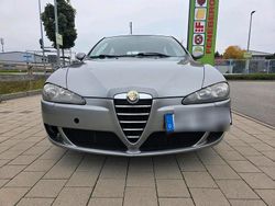 Grau Gebraucht 2005 Alfa Romeo 147 Kleinwagen | 500 € (Teuer)