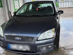 Grau Gebraucht 2006 Ford Focus Limousine | 3.000 € (Fairer Preis)