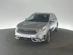 Grau Gebraucht 2020 Kia Niro Spirit SUV | 20.930 € (Fairer Preis)