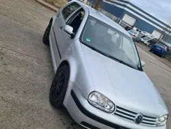 Silber Gebraucht 2003 VW Golf IV Kleinwagen | 1.500 € (Fairer Preis)