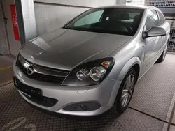 Silber Gebraucht 2010 Opel Astra GTC Sport Coupé | 3.900 € (Fairer Preis)