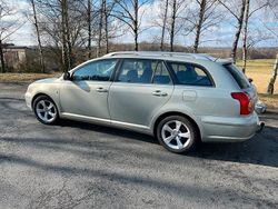 Grün Gebraucht 2006 Toyota Avensis Kombi | 2.750 € (Fairer Preis)