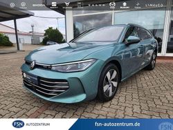 Maripositgrün metallic Gebraucht 2024 VW Passat Elegance Kombi | 39.900 € (Guter Preis)