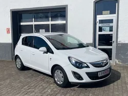 Weiß Gebraucht 2011 Opel Corsa Satellite Kleinwagen | 7.980 € (Etwas zu teuer)