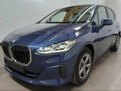Blau Gebraucht 2024 BMW 218 Active Tourer Van / Kleinbus | 27.880 € (Superpreis)