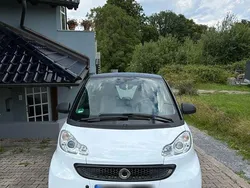 Weiß Gebraucht 2012 Smart ForTwo Coupé Pure Coupé | 3.990 € (Guter Preis)