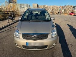 Grau Gebraucht 2001 Toyota Corolla Verso Van / Kleinbus | 5.200 €