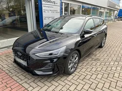 Schwarz Gebraucht 2023 Ford Focus ST-Line Limousine | 27.990 € (Fairer Preis)