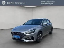 Silber Gebraucht 2023 Hyundai i30 Trend Limousine | 17.950 € (Fairer Preis)