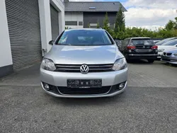 Reflexsilber metallic Gebraucht 2011 VW Golf Plus Cross Style Van / Kleinbus | 6.950 € (Fairer Preis)