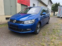 Blau Gebraucht 2017 VW Sharan Sound Van / Kleinbus | 15.199 €