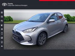 Shimmering silver metallic Neu 2024 Toyota Yaris Hybrid Style Kleinwagen | 26.980 € (Guter Preis)