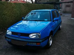 Blau Gebraucht 1993 VW Golf III Kleinwagen | 3.000 €