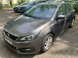Grau Gebraucht 2021 Peugeot 308 Active Limousine | 9.877 €