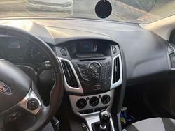 Schwarz Gebraucht 2012 Ford Focus Champions Edition Limousine | 3.100 € (Guter Preis)