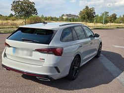 Grau Gebraucht 2021 Skoda Octavia RS Kombi | 29.500 € (Fairer Preis)
