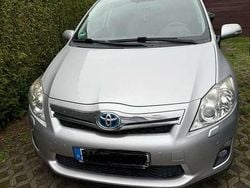 Grau Gebraucht 2011 Toyota Auris Hybrid Executive Kleinwagen | 7.450 € (Fairer Preis)