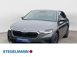 Grau Neu 2025 Skoda Scala Tour Kleinwagen | 31.810 € (Teuer)