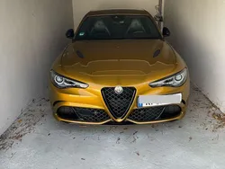Gold Gebraucht 2022 Alfa Romeo Giulia Limousine | 77.000 € (Fairer Preis)