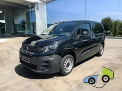Schwarz Gebraucht 2020 Peugeot Partner Premium Van / Kleinbus | 14.700 € (Fairer Preis)