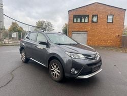 Grau Gebraucht 2015 Toyota RAV4 Edition SUV | 16.000 € (Fairer Preis)