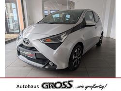 Silber Gebraucht 2019 Toyota Aygo X-play Kleinwagen | 12.090 € (Etwas zu teuer)