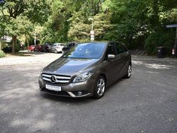 Grau Gebraucht 2012 Mercedes B200 Van / Kleinbus | 12.950 € (Fairer Preis)