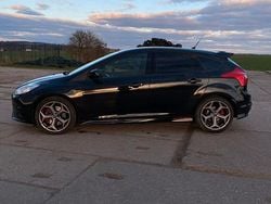 Schwarz Gebraucht 2013 Ford Focus ST Limousine | 9.400 € (Fairer Preis)