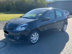Schwarz Gebraucht 2007 Renault Clio II Kleinwagen | 3.750 € (Etwas zu teuer)