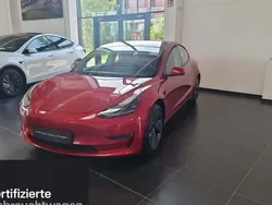 Rot Gebraucht 2021 Tesla Model 3 Long Range Limousine | 31.000 € (Teuer)