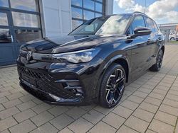 Deep black pearlescent Gebraucht 2024 VW Tiguan R-line SUV | 47.880 € (Fairer Preis)