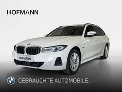 Alpinweiß uni Gebraucht 2022 BMW 320e Shadowline Kombi | 27.990 € (Etwas zu teuer)
