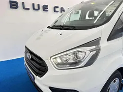 Frostweiß Gebraucht 2023 Ford Tourneo Trend Kombi | 25.990 €
