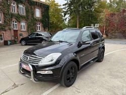Schwarz Gebraucht 2015 Ssangyong (KGM) Rexton SUV | 15.999 €